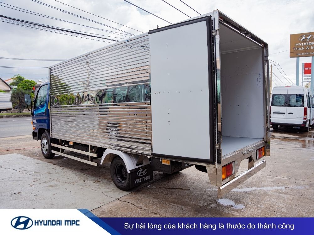 Xe tải Hyundai Mighty N250SL thùng kín inox 2T - 2.5T